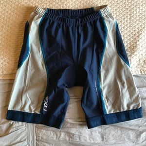 2XU biking shorts